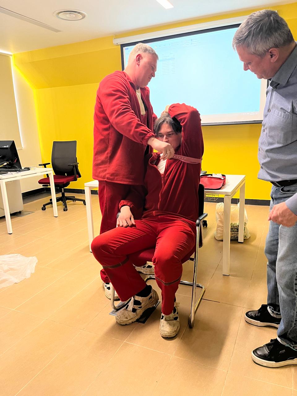 Фотогорафии обучения оказания первой помощи пострадавшим